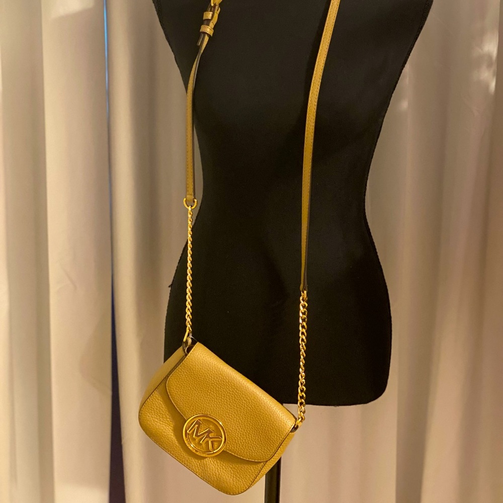 Basic color that needs to be in the closet! especially for college students🧑‍🎓